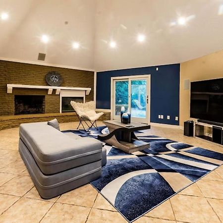 Huge 6 Bedroom With Pool, Spa, 85 Inch Tv, Game Room Houston Exterior photo