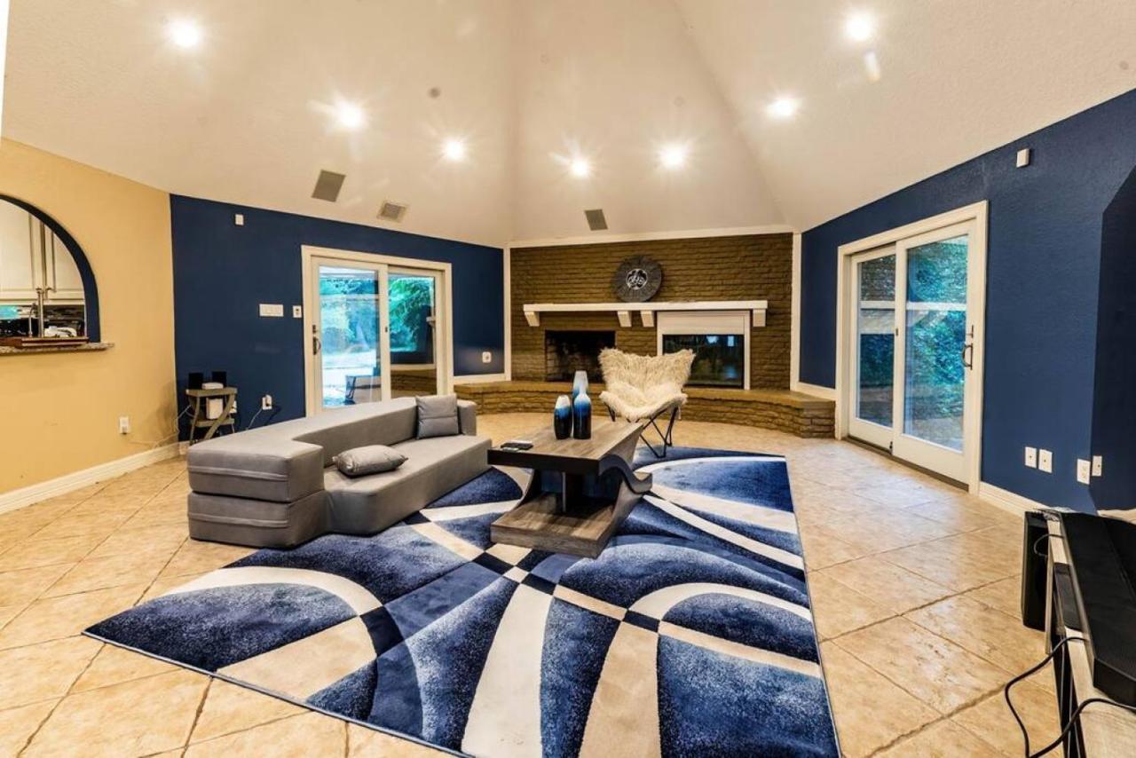 Huge 6 Bedroom With Pool, Spa, 85 Inch Tv, Game Room Houston Exterior photo