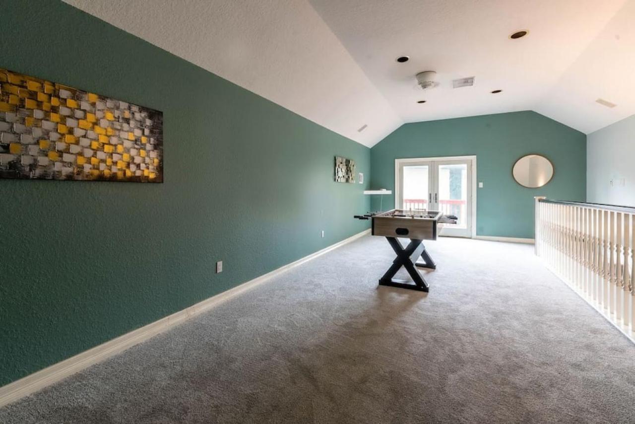 Huge 6 Bedroom With Pool, Spa, 85 Inch Tv, Game Room Houston Exterior photo