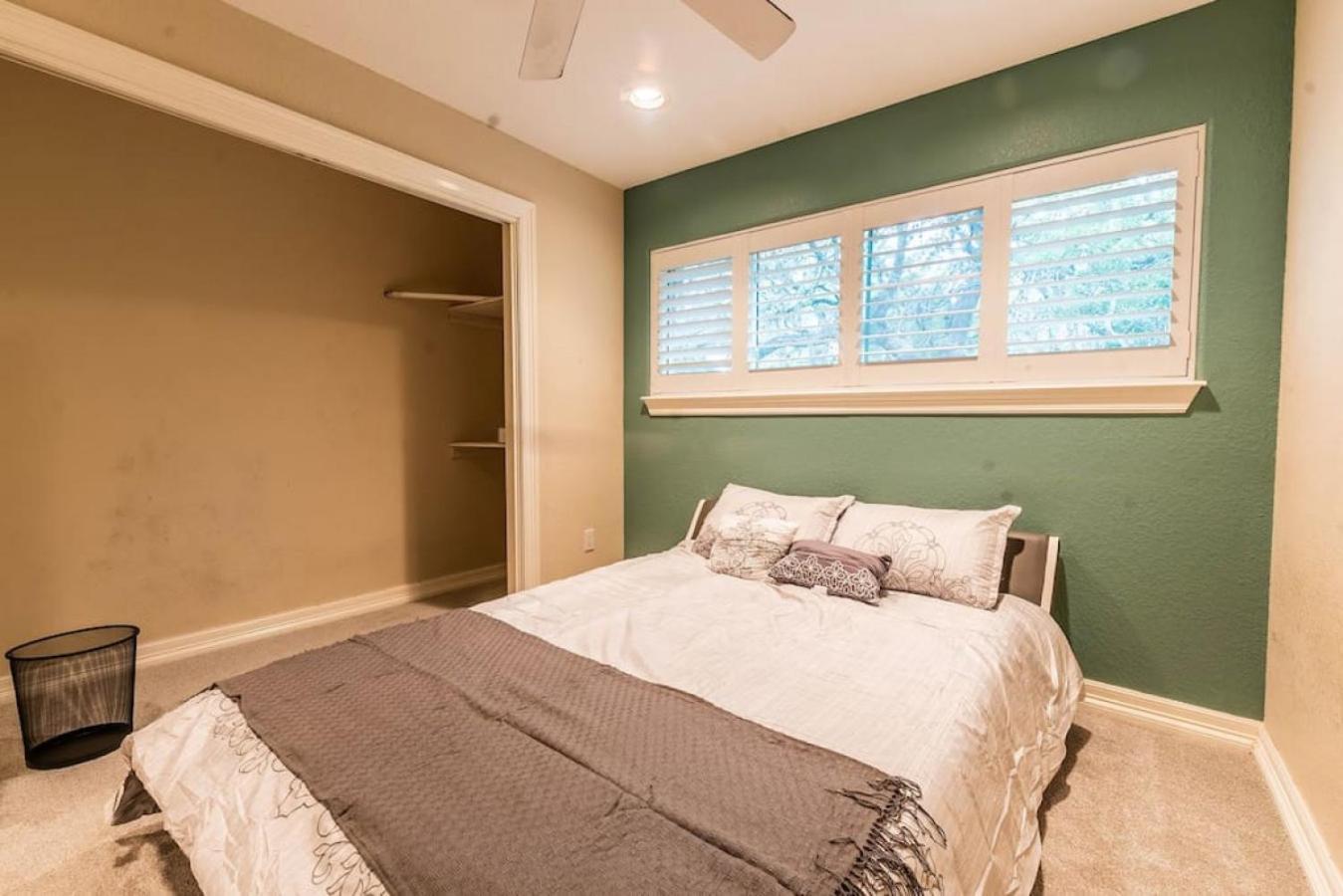 Huge 6 Bedroom With Pool, Spa, 85 Inch Tv, Game Room Houston Exterior photo